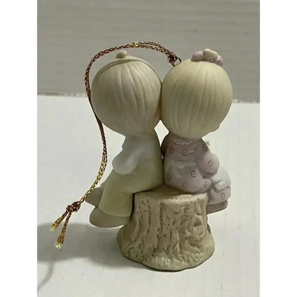 Precious Moments 1989‎ LOVE ONE ANOTHER Porcelain Bisque Ornament 522929